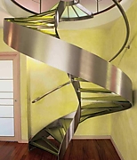 Спиральная лестница из стали 